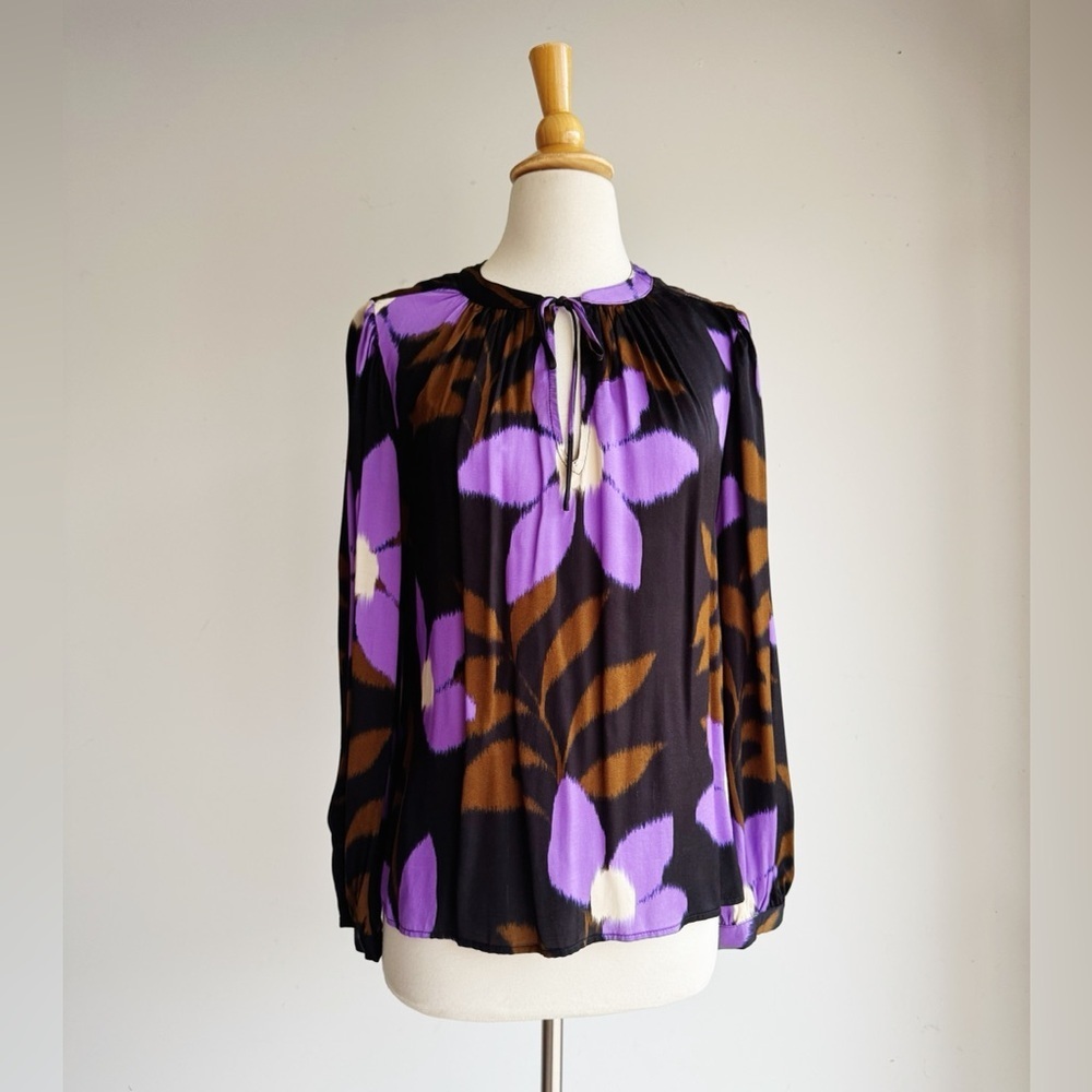 Velvet by Graham & Spencer Isra Satin Printed Blouse | Made in USA | M